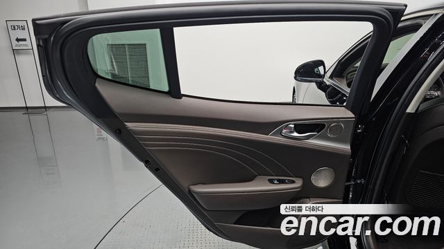 Kia Stinger 2022 — photo 15