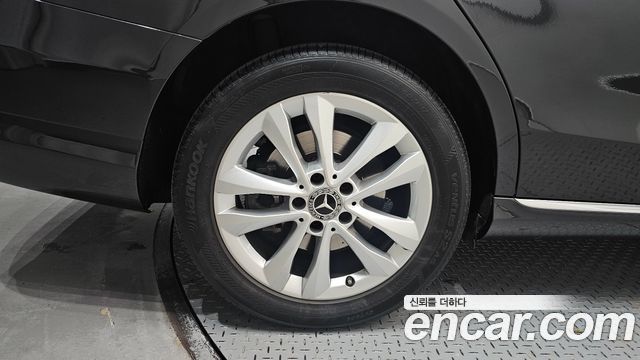 Mercedes-Benz C-Class 2020 — photo 5
