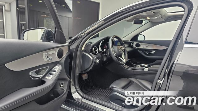 Mercedes-Benz C-Class 2020 — photo 10