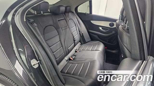 Mercedes-Benz C-Class 2020 — photo 11