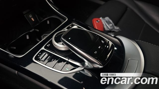 Mercedes-Benz C-Class 2020 — photo 19