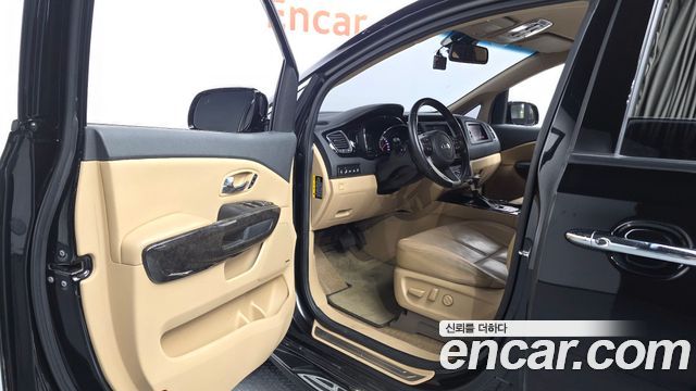 Kia Canival 2020 — photo 10