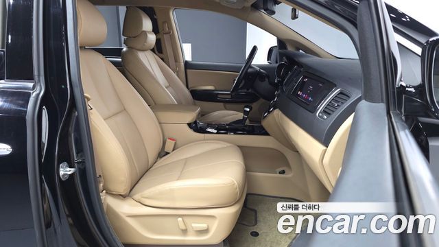 Kia Canival 2020 — photo 11