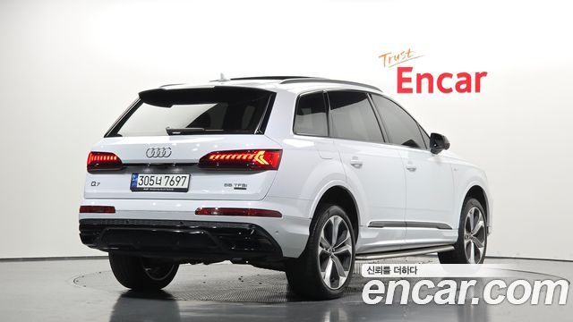 Audi Q7 2023 — photo 2