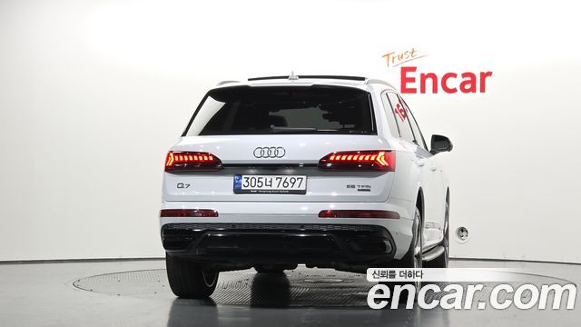 Audi Q7 2023 — photo 4