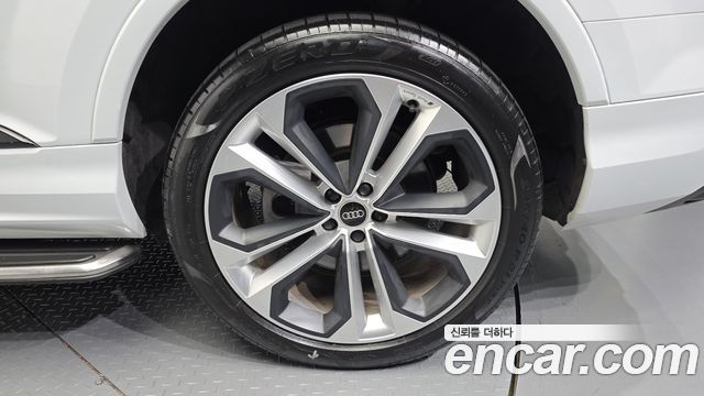 Audi Q7 2023 — photo 5