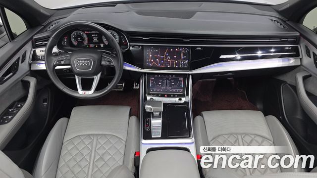 Audi Q7 2023 — photo 10