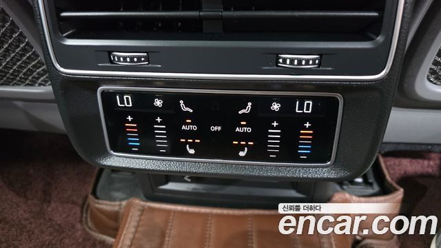 Audi Q7 2023 — photo 25