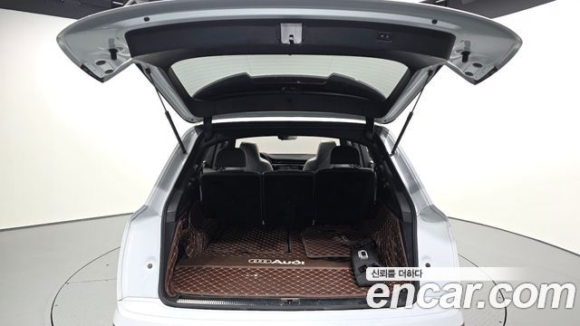 Audi Q7 2023 — photo 26