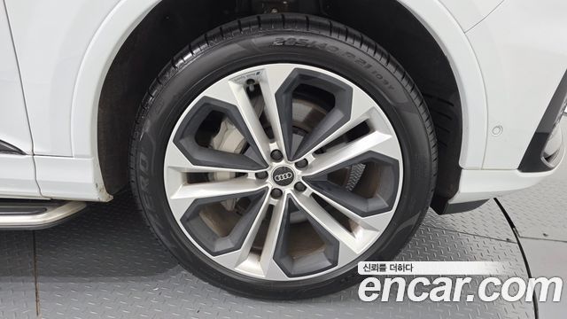 Audi Q7 2023 — photo 7