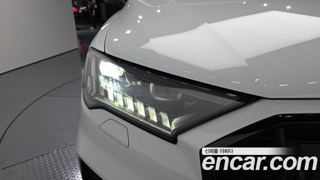 Audi Q7 2023 — photo 8