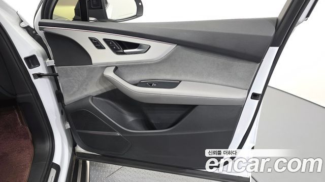 Audi Q7 2023 — photo 14