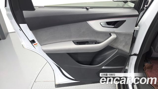 Audi Q7 2023 — photo 15