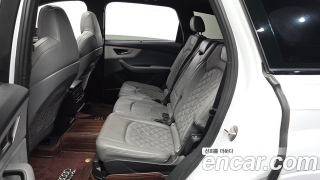 Audi Q7 2023 — photo 16