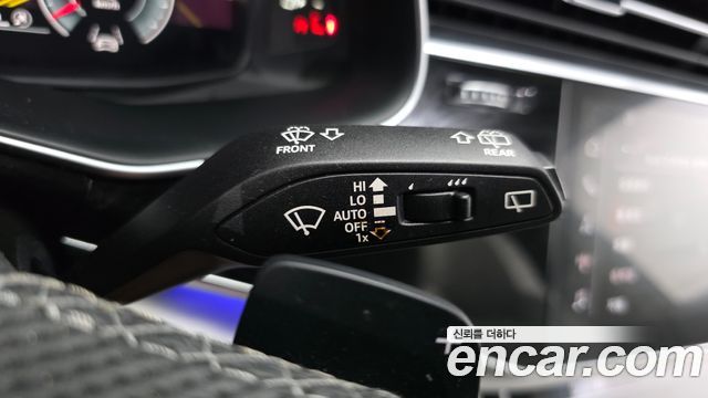 Audi Q7 2023 — photo 30