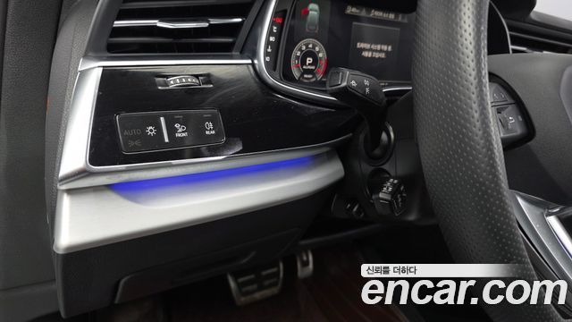 Audi Q7 2023 — photo 31
