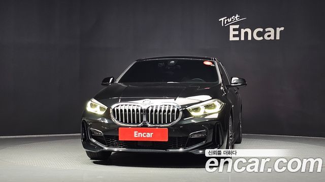 BMW 1-Series 2023 — photo 3