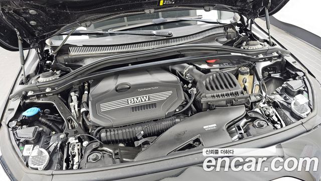 BMW 1-Series 2023 — photo 6