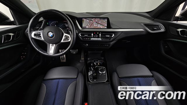 BMW 1-Series 2023 — photo 10