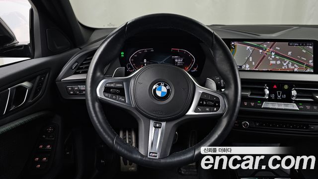 BMW 1-Series 2023 — photo 19