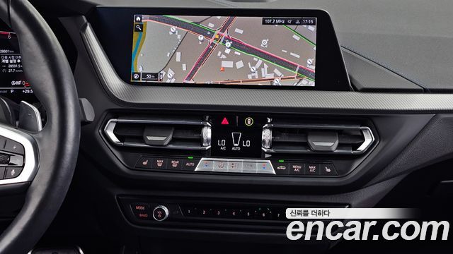 BMW 1-Series 2023 — photo 20