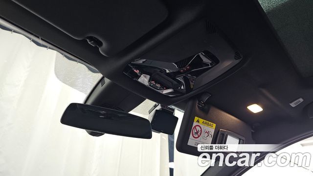 BMW 1-Series 2023 — photo 25