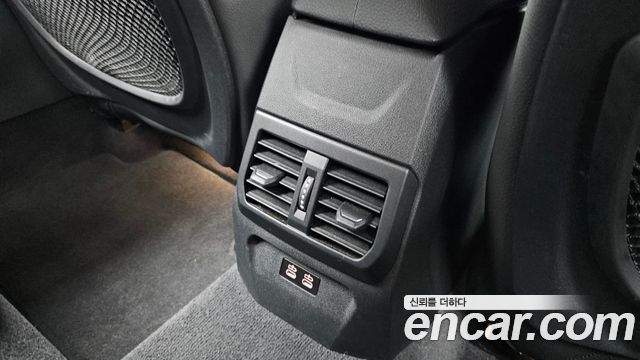 BMW 1-Series 2023 — photo 31