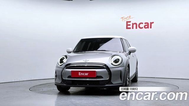 Mini Cooper 2024 — photo 3