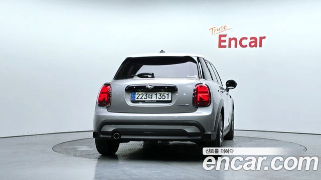 Mini Cooper 2024 — photo 4