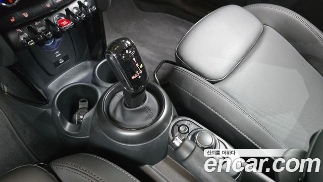 Mini Cooper 2024 — photo 9