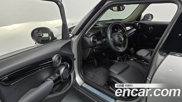 Mini Cooper 2024 — photo 10