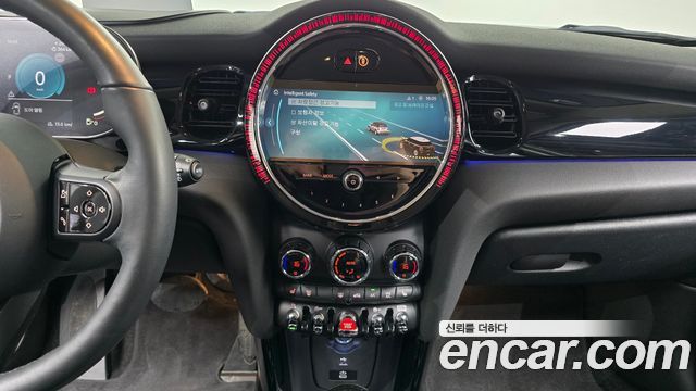 Mini Cooper 2024 — photo 14