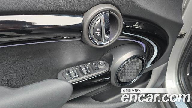 Mini Cooper 2024 — photo 19
