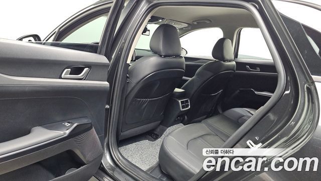 Kia K5 2021 — photo 11