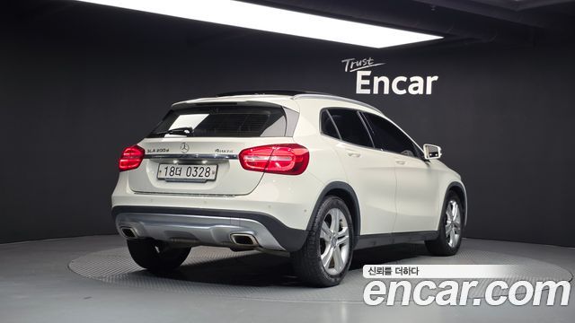 Mercedes-Benz GLA-Class 2016 — photo 2