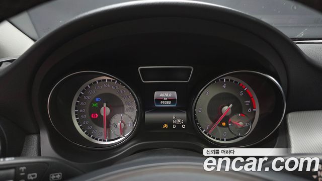 Mercedes-Benz GLA-Class 2016 — photo 8