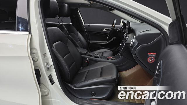 Mercedes-Benz GLA-Class 2016 — photo 11