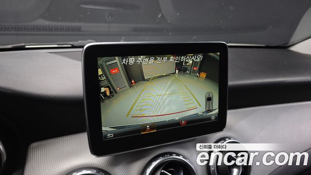Mercedes-Benz GLA-Class 2016 — photo 15