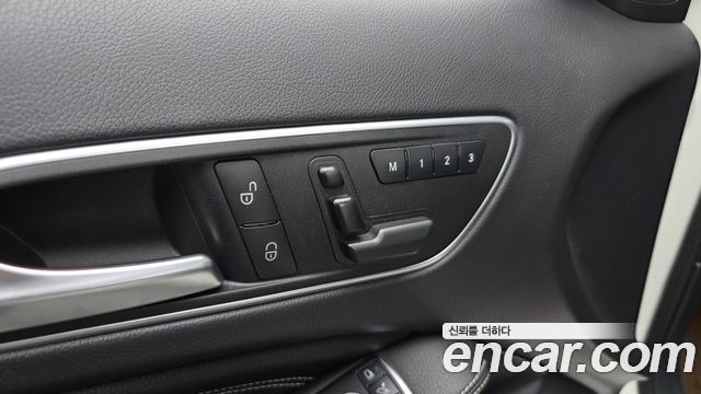 Mercedes-Benz GLA-Class 2016 — photo 18