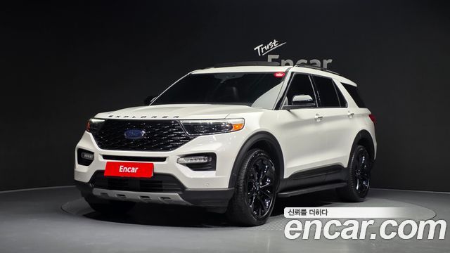 Ford Explorer 2022 — photo 1