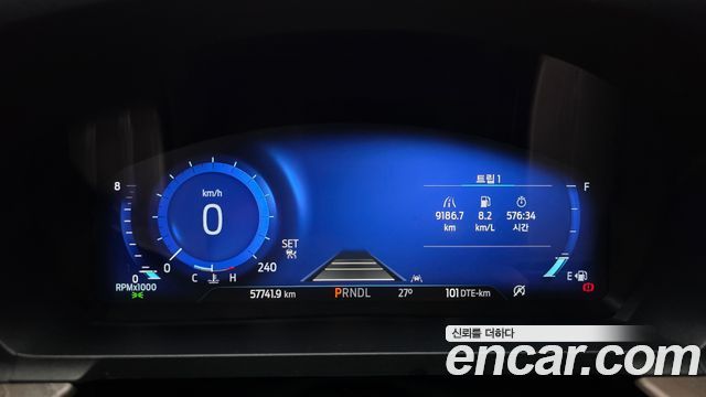 Ford Explorer 2022 — photo 11