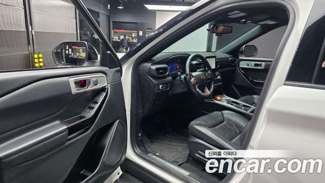 Ford Explorer 2022 — photo 13
