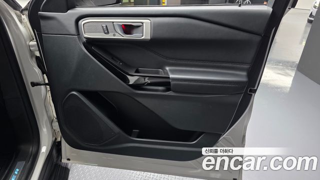 Ford Explorer 2022 — photo 15