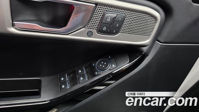 Ford Explorer 2022 — photo 31