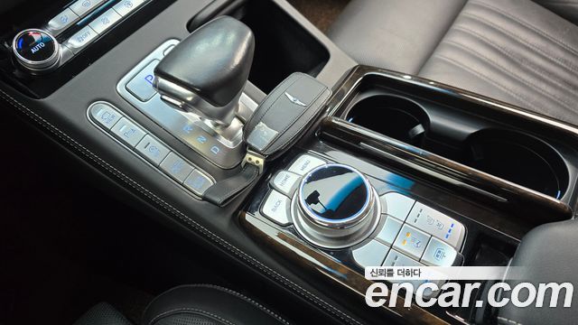 Genesis G90 2019 — photo 9