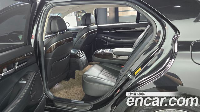 Genesis G90 2019 — photo 11