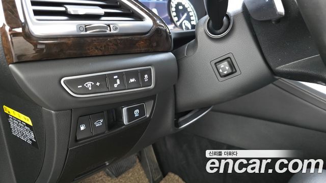 Genesis G90 2019 — photo 18