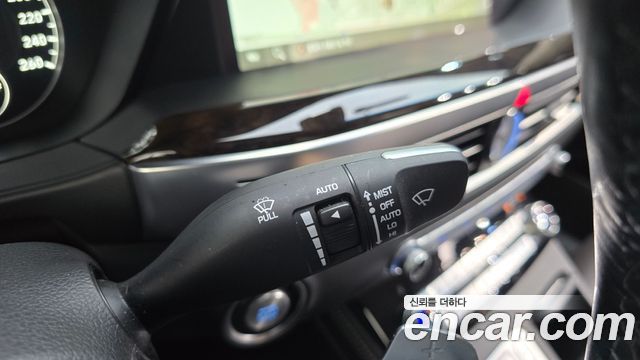 Genesis G90 2019 — photo 20