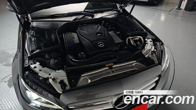 Mercedes-Benz C-Class 2018 — photo 6