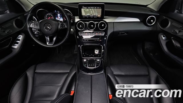 Mercedes-Benz C-Class 2018 — photo 10